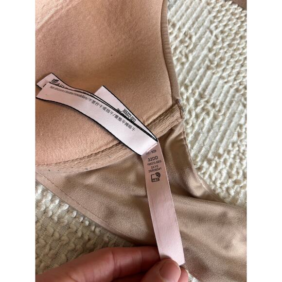 Victoria Secret T-Shirt Bra 32DD Set of Two Racer Back Front Closure - Picture 8 of 10